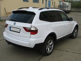 BMW X3 fóliázás: fényes fehér karosszéria fóliázás 7