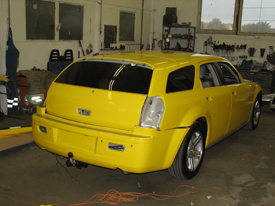 Chrysler 300C fényes sárga karosszéria fóliázás